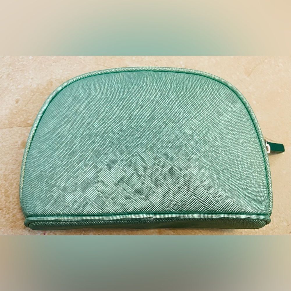 LA MER COSMETIC BAG - Picture 2 of 2